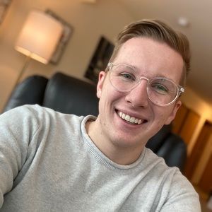 Meet your Posher, Aaron